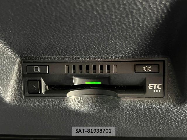 Toyota YARIS 2023-06 8277405-7