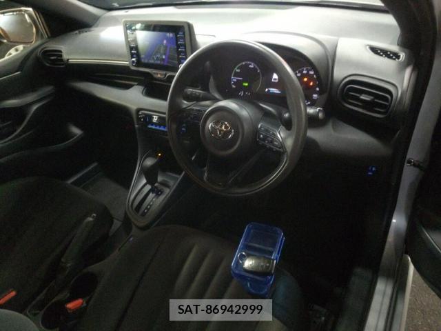 Toyota YARIS 2021-07 8277454-2