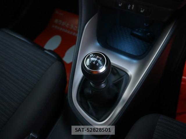 Toyota YARIS 2021-07 8277588-15