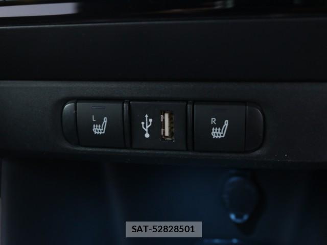 Toyota YARIS 2021-07 8277588-16