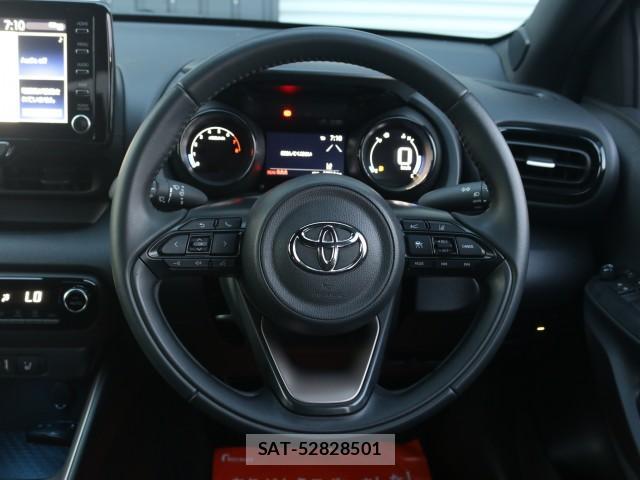 Toyota YARIS 2021-07 8277588-17