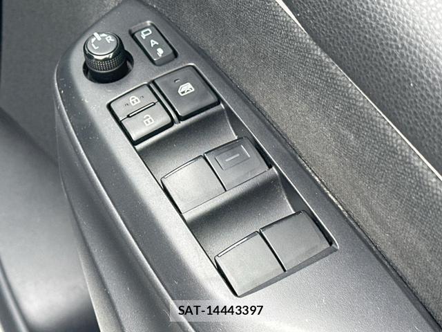 Toyota YARIS 2021-07 8277792-18