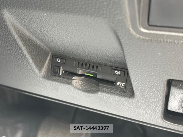 Toyota YARIS 2021-07 8277792-5