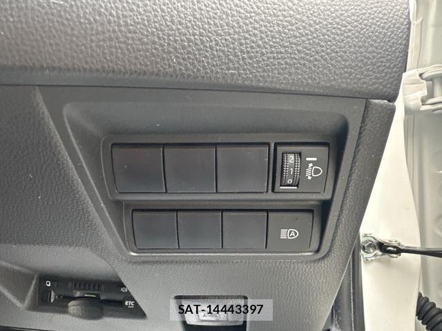 Toyota YARIS 2021-07 8277792-7