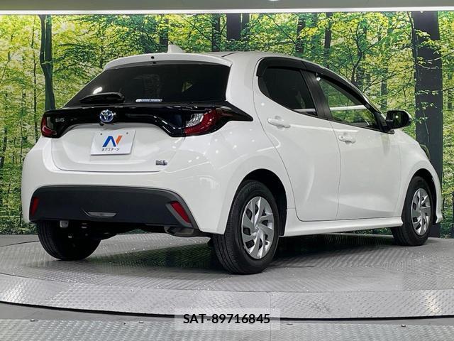 Toyota YARIS 2023-07 8278033-16