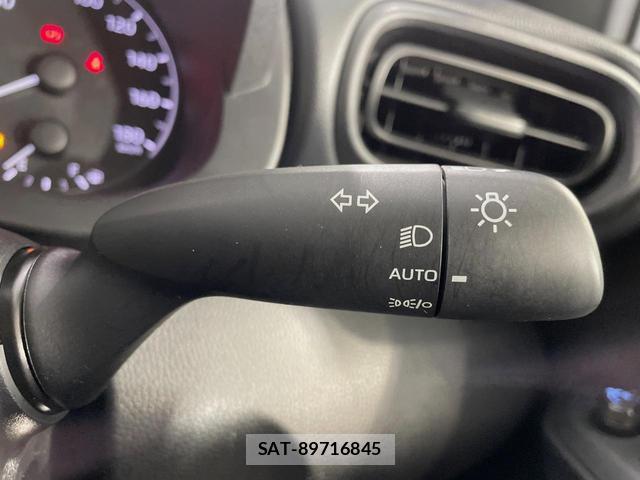 Toyota YARIS 2023-07 8278033-6
