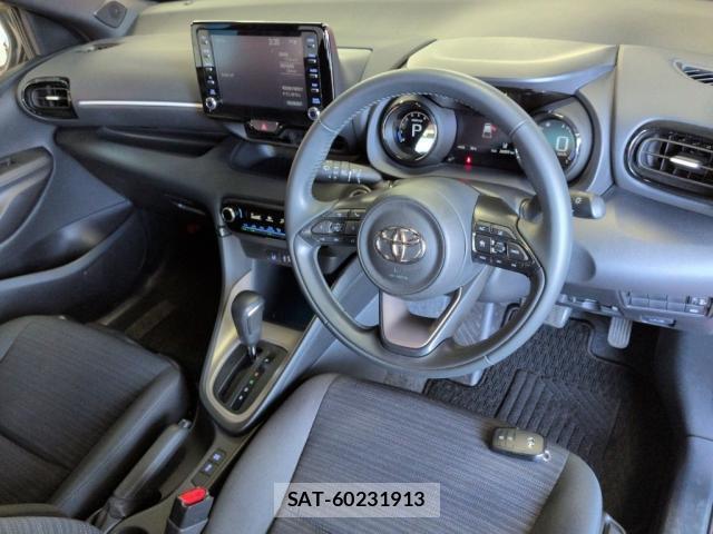 Toyota YARIS 2021-11 8278210-2