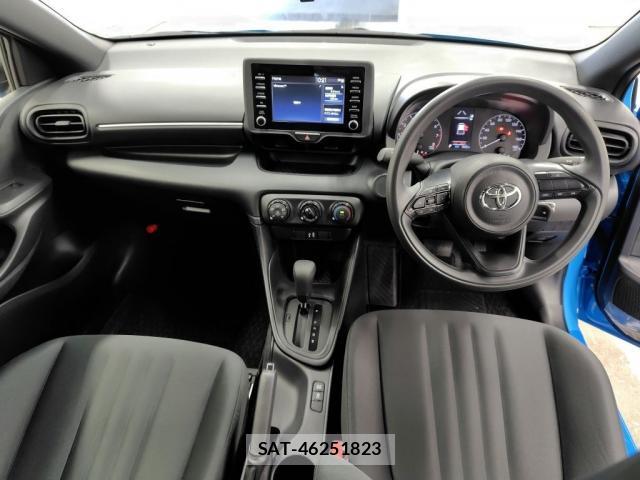 Toyota YARIS 2023-06 8278604-2