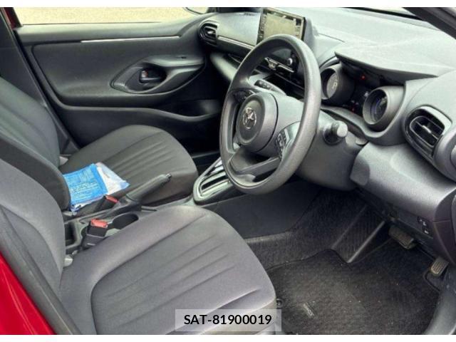 Toyota YARIS 2022-07 8278617-2