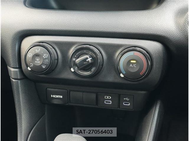 Toyota YARIS 2025-05 8279071-10