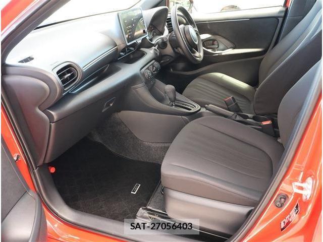 Toyota YARIS 2025-05 8279071-16