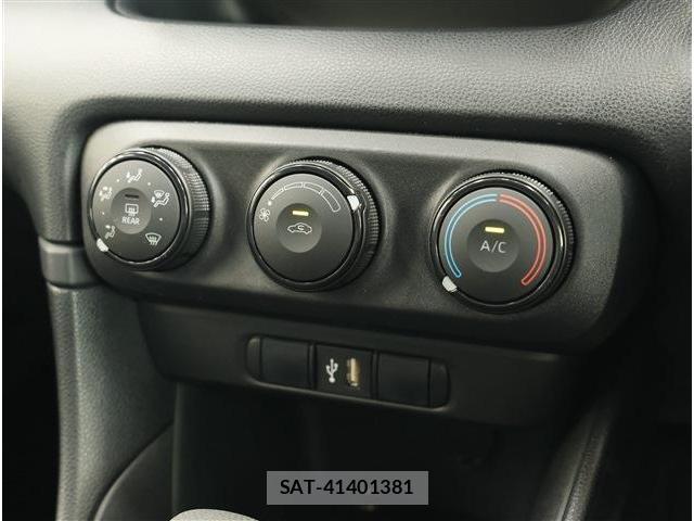 Toyota YARIS 2021-05 8279101-10