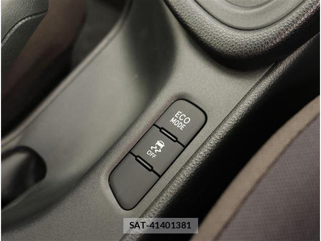 Toyota YARIS 2021-05 8279101-12