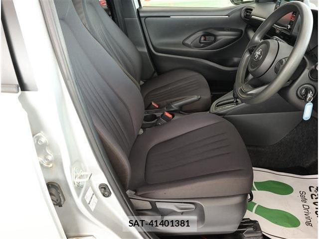 Toyota YARIS 2021-05 8279101-16