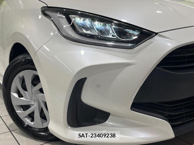 Toyota YARIS 2021-02 8279607-11
