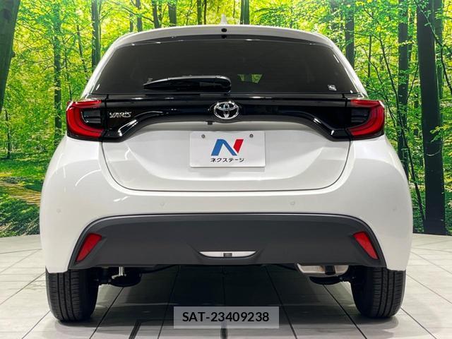 Toyota YARIS 2021-02 8279607-14