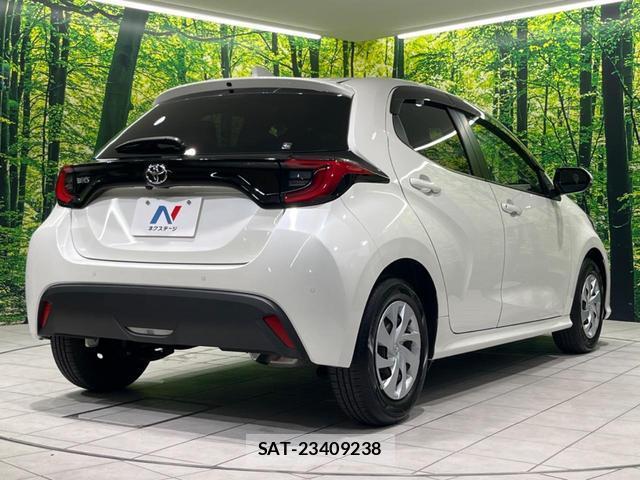 Toyota YARIS 2021-02 8279607-16