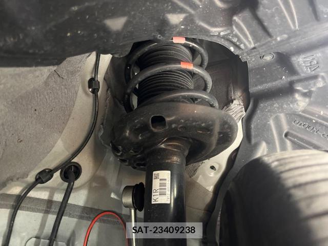 Toyota YARIS 2021-02 8279607-19