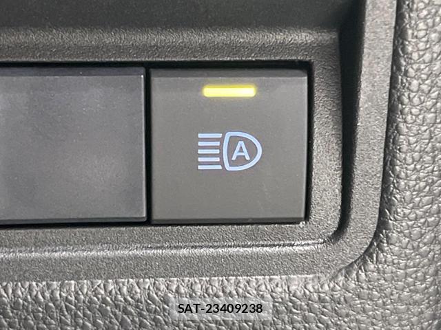 Toyota YARIS 2021-02 8279607-4