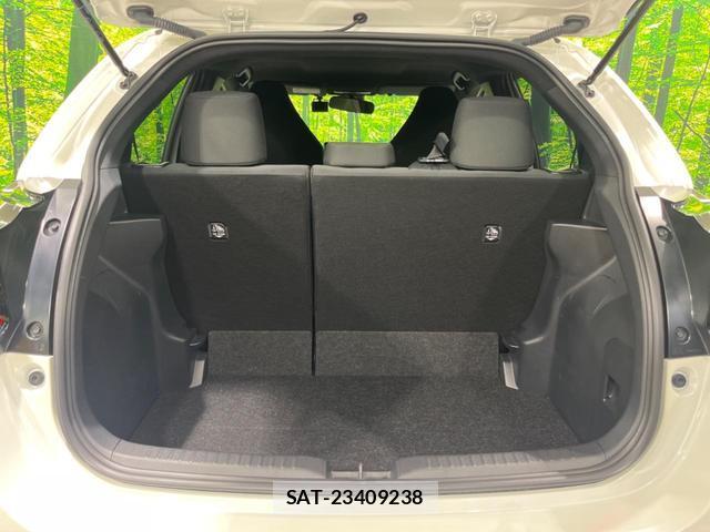 Toyota YARIS 2021-02 8279607-9