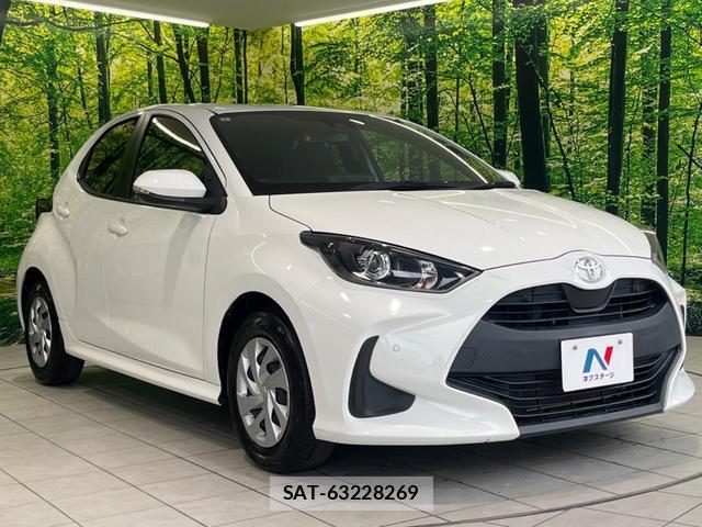 Toyota YARIS 2021-08 8279614-15