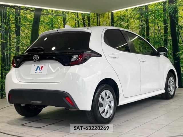 Toyota YARIS 2021-08 8279614-16