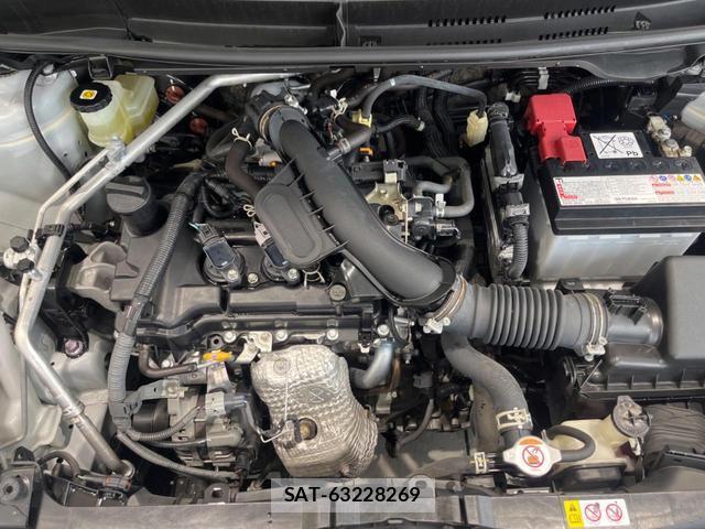 Toyota YARIS 2021-08 8279614-17
