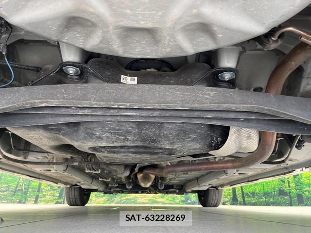 Toyota YARIS 2021-08 8279614-18