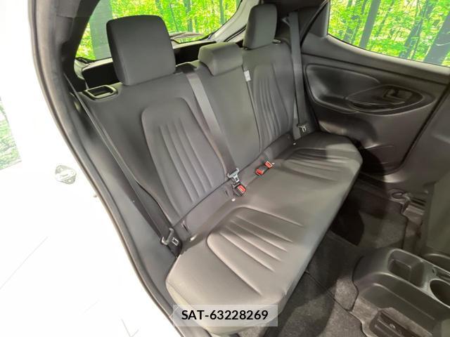 Toyota YARIS 2021-08 8279614-8