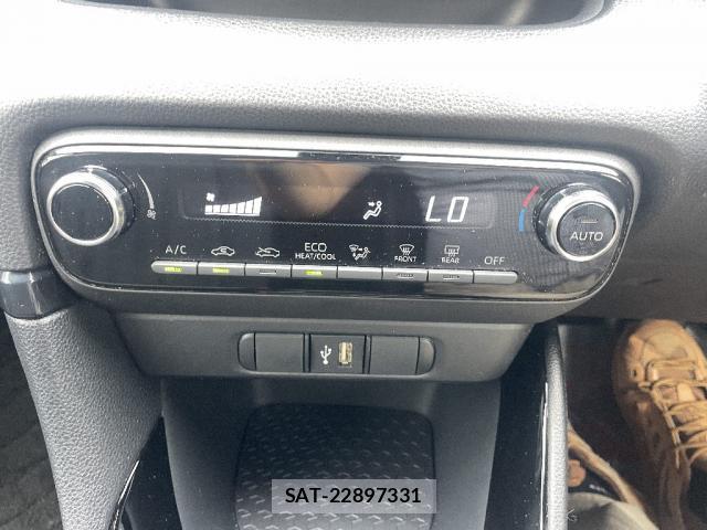 Toyota YARIS 2023-04 8280328-12