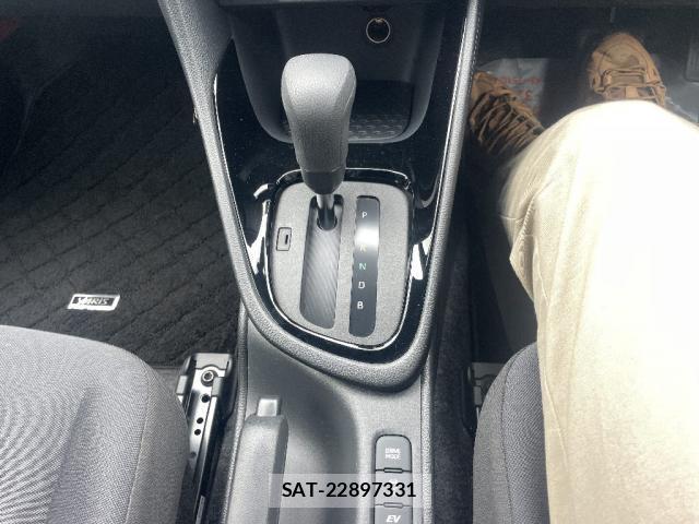 Toyota YARIS 2023-04 8280328-14