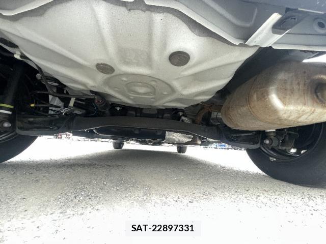 Toyota YARIS 2023-04 8280328-18