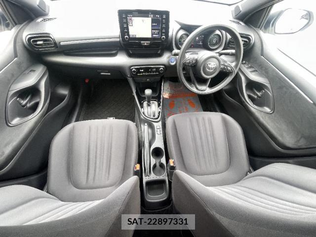 Toyota YARIS 2023-04 8280328-2