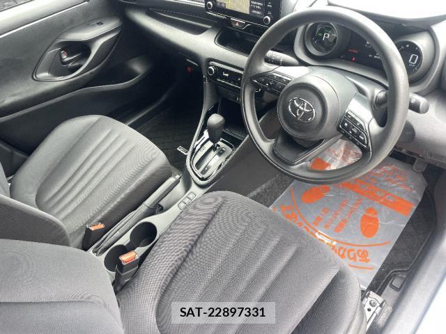 Toyota YARIS 2023-04 8280328-4