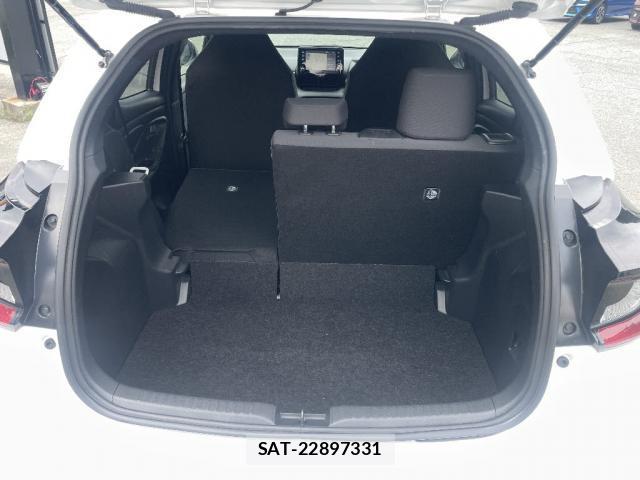 Toyota YARIS 2023-04 8280328-6