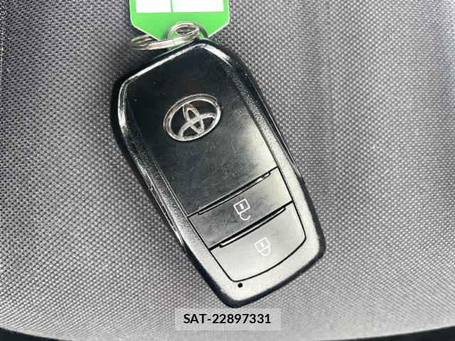 Toyota YARIS 2023-04 8280328-7