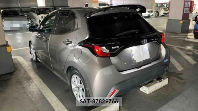 Toyota YARIS 2020-05 8281127-13