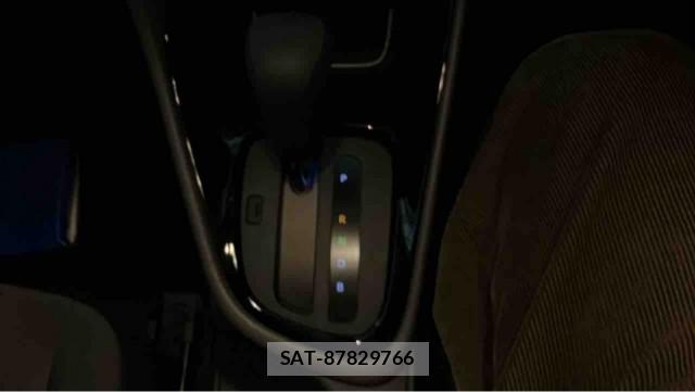 Toyota YARIS 2020-05 8281127-14