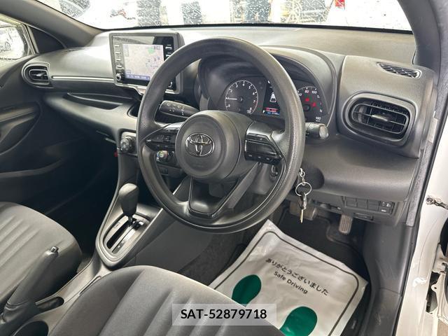 Toyota YARIS 2021-07 8281199-10