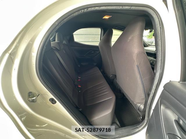Toyota YARIS 2021-07 8281199-11