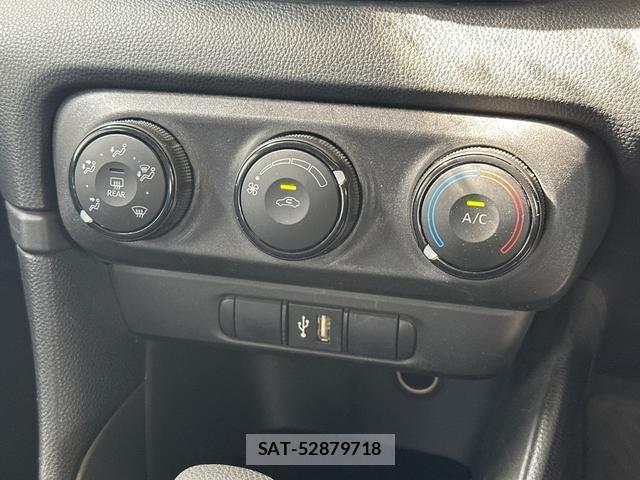 Toyota YARIS 2021-07 8281199-6