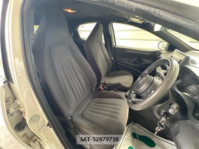 Toyota YARIS 2021-07 8281199-9