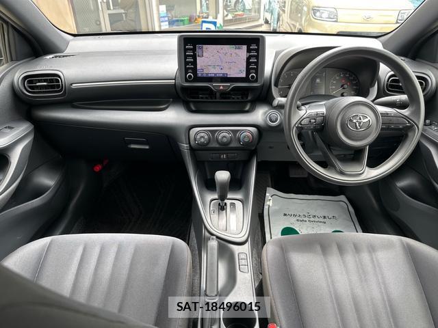 Toyota YARIS 2021-03 8281201-1