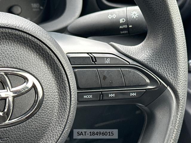Toyota YARIS 2021-03 8281201-18