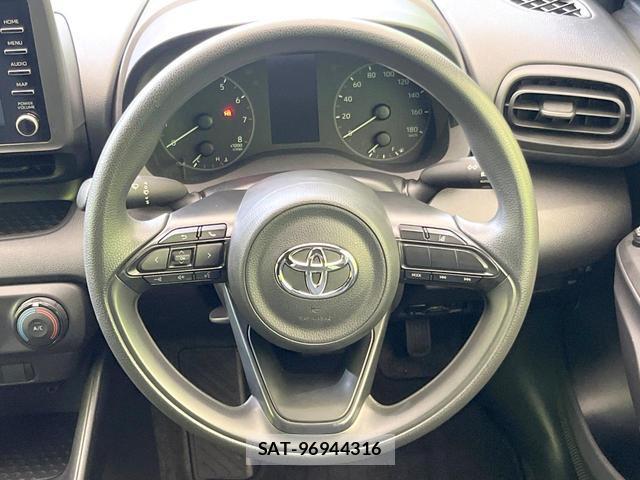 Toyota YARIS 2023-07 8282624-10