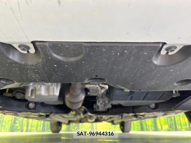 Toyota YARIS 2023-07 8282624-14