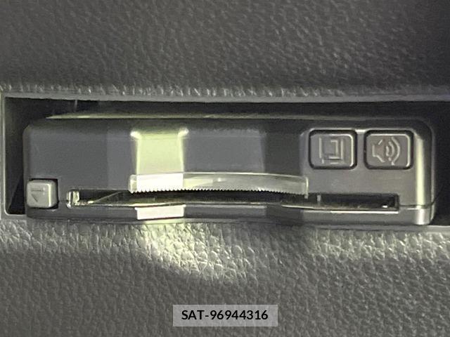 Toyota YARIS 2023-07 8282624-5