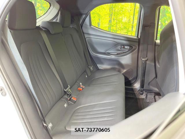 Toyota YARIS 2023-06 8282903-7