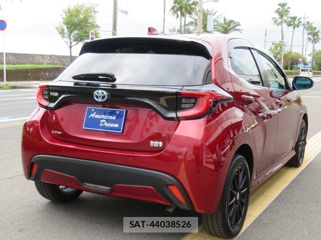Toyota YARIS 2020-04 8283002-15