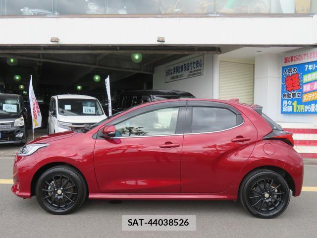 Toyota YARIS 2020-04 8283002-19